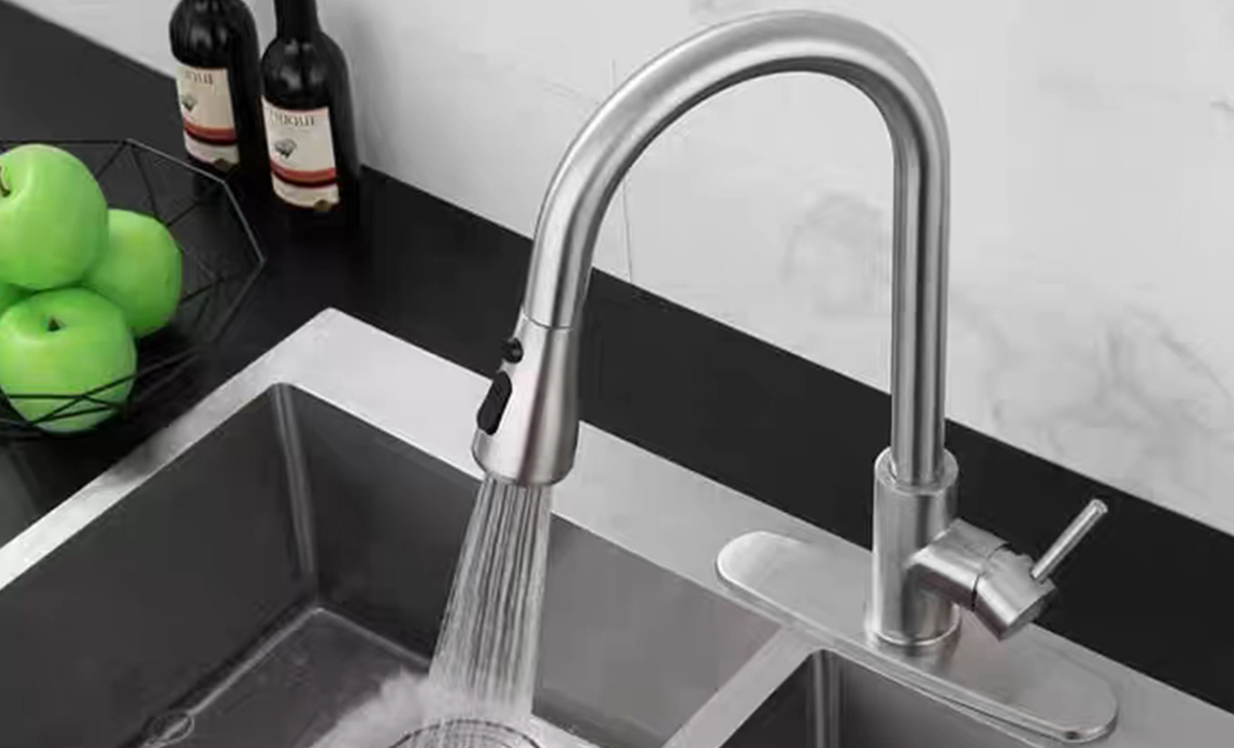 Stainless steel hot and cold faucet for vegetable basin retractable
